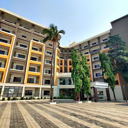 Golden Chariot Hotel Daman Eksteriør bilde