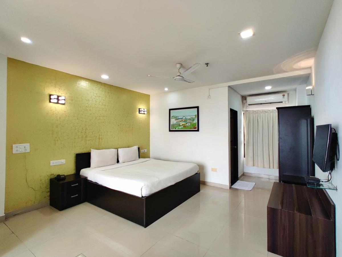 Golden Chariot Hotel Daman Eksteriør bilde