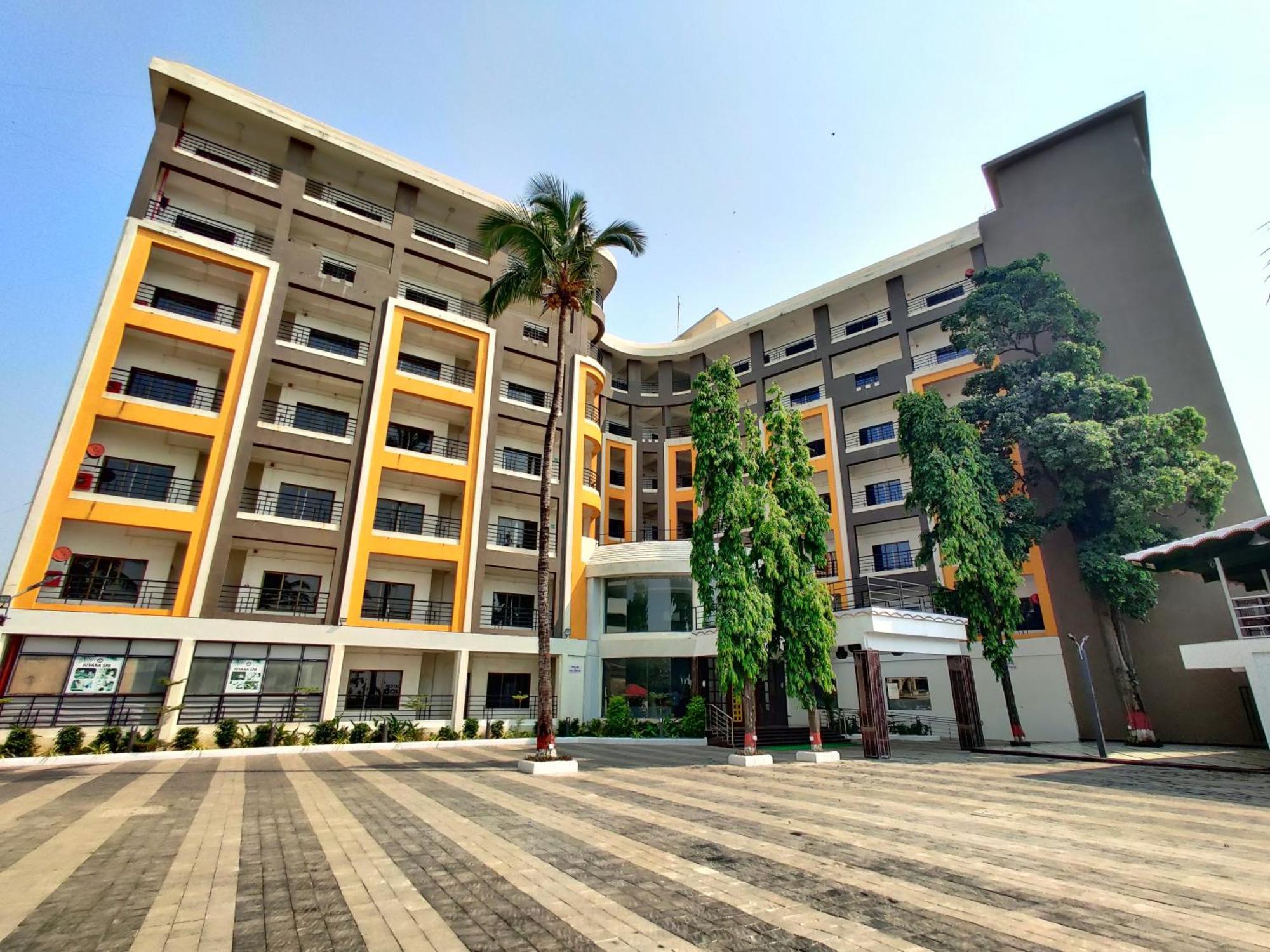 Golden Chariot Hotel Daman Eksteriør bilde