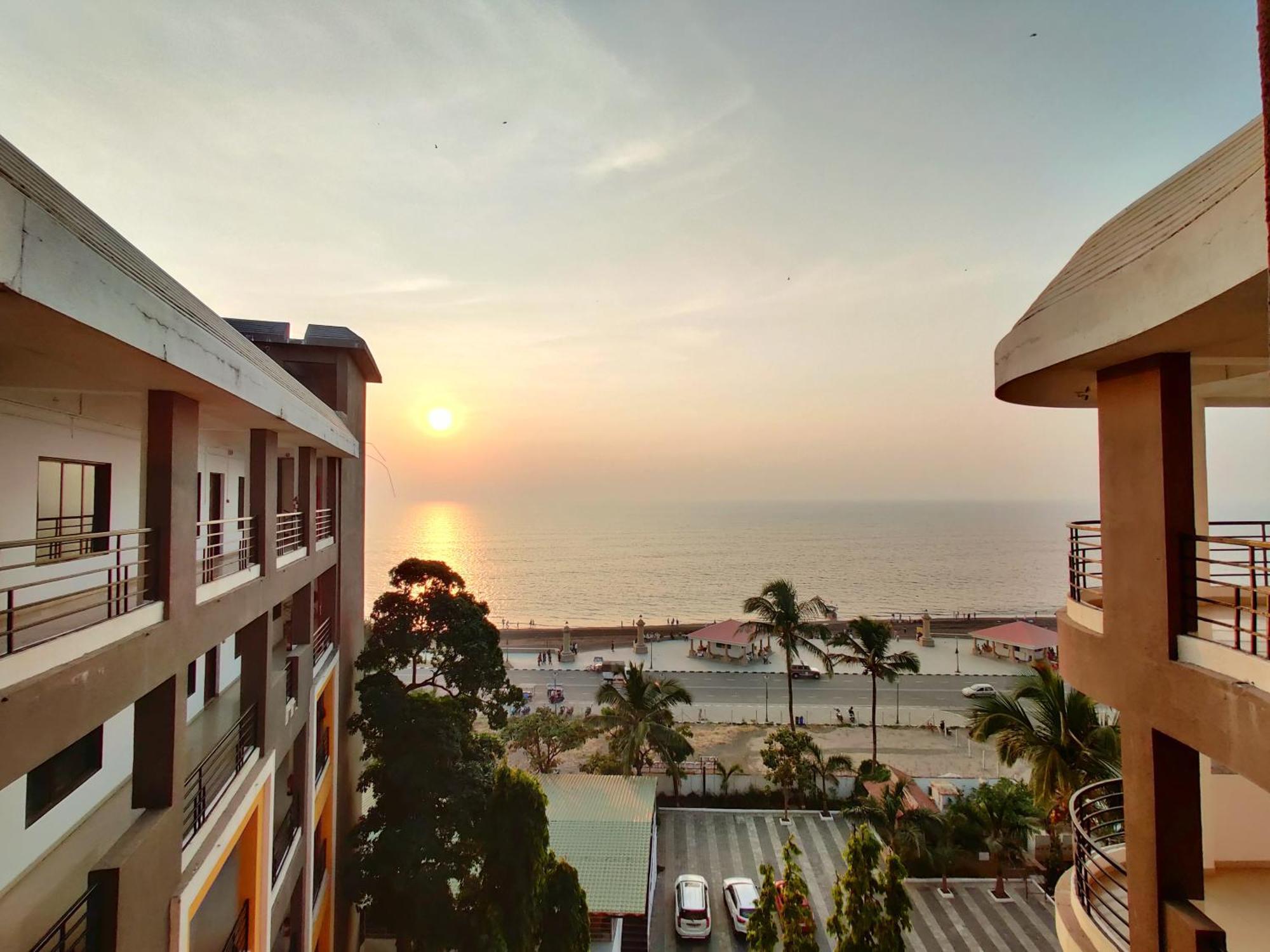 Golden Chariot Hotel Daman Eksteriør bilde