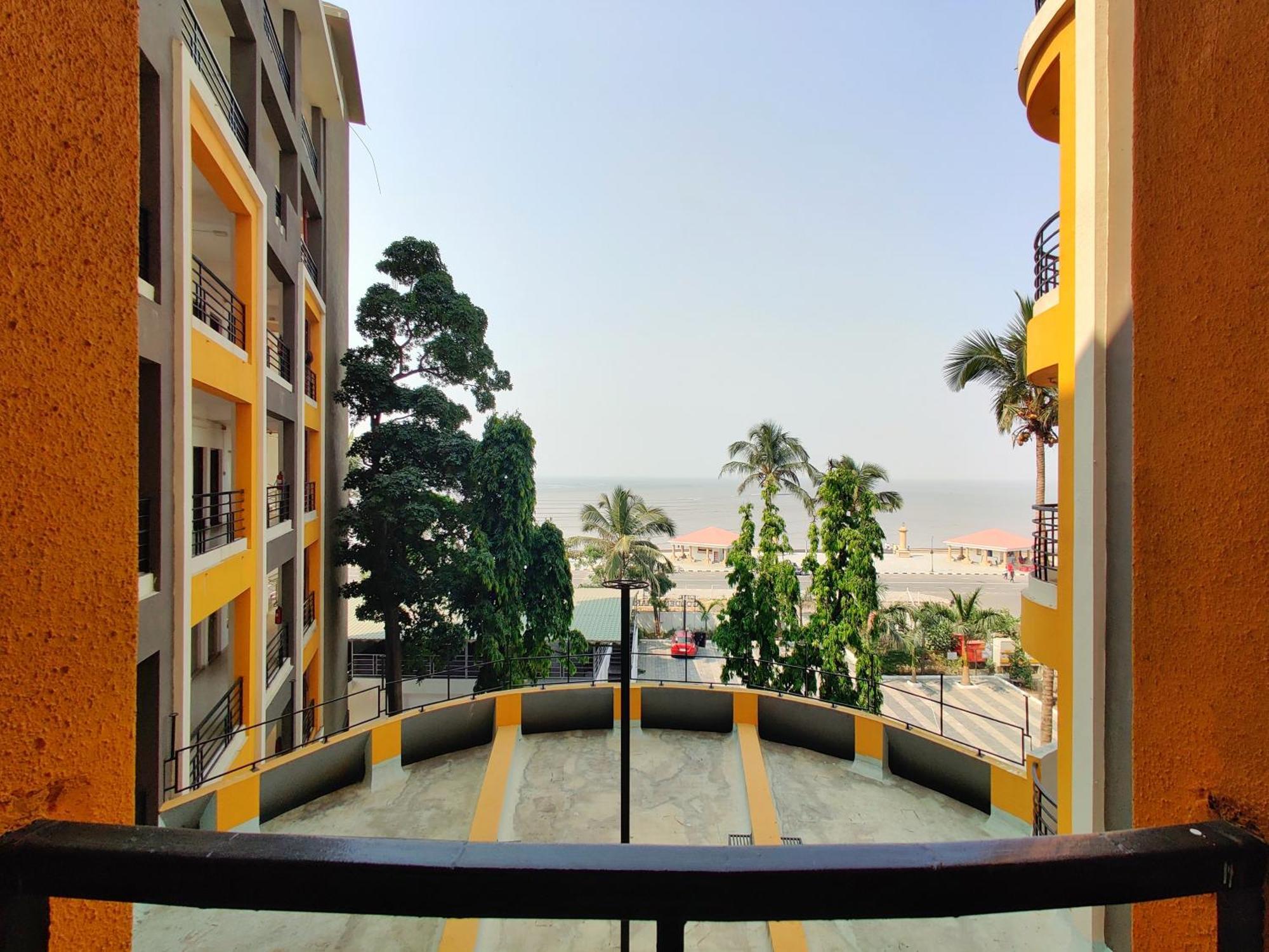 Golden Chariot Hotel Daman Eksteriør bilde